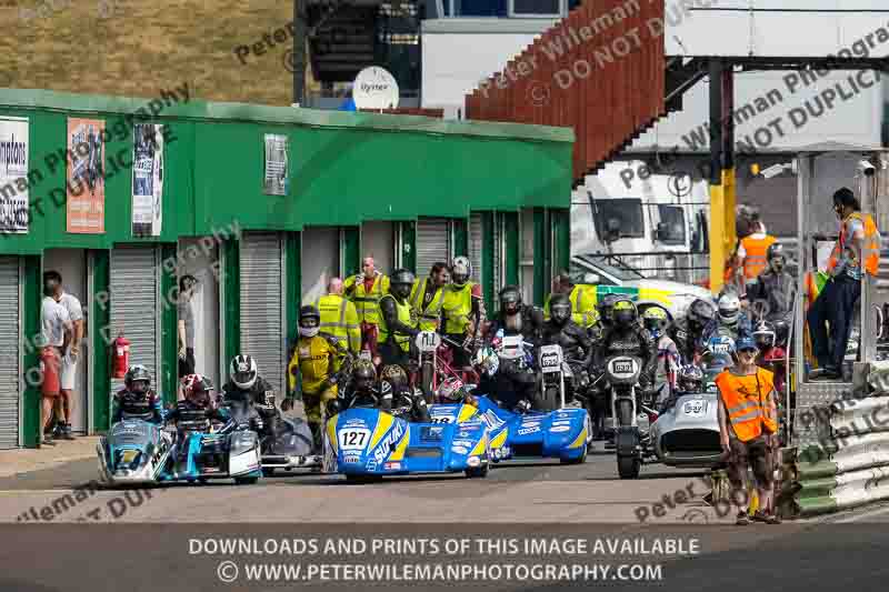 Vintage motorcycle club;eventdigitalimages;mallory park;mallory park trackday photographs;no limits trackdays;peter wileman photography;trackday digital images;trackday photos;vmcc festival 1000 bikes photographs